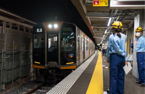 試運転車両入線